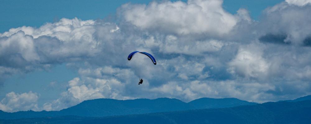 Na kole a s padákem přes Střední Ameriku